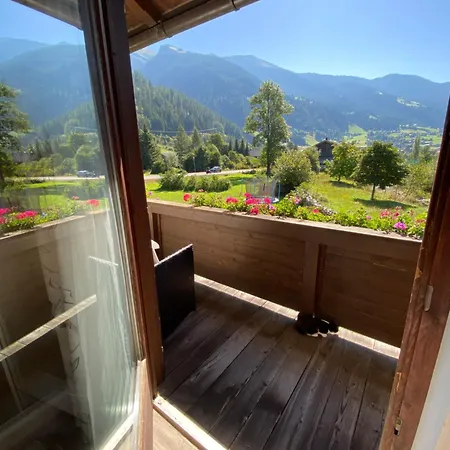 Haus Christina Homestay *